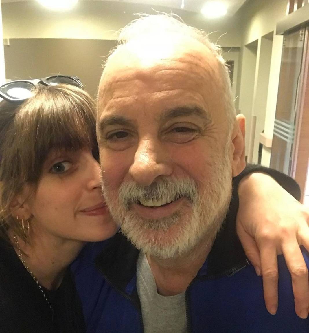 Bige Önal, rahmetli babasına yazdığı mesajla herkesi ağlattı! Kalbimde boşluk oluştu... 1